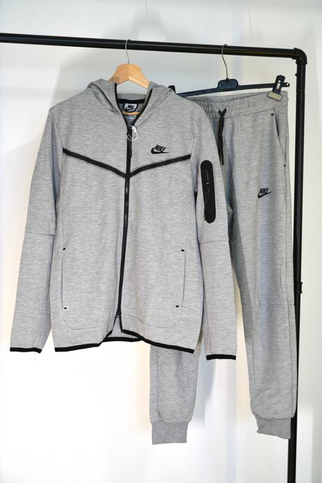 Trening Nike Tech Fleece, Model NOU 2025 -Calitate Premium baieti fete