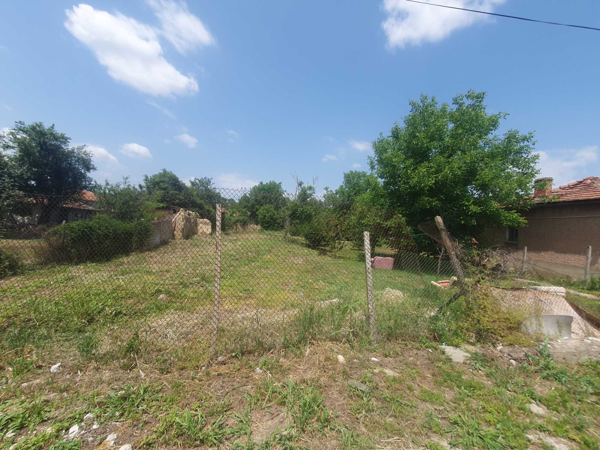 Парцел с къща в Долна Оряховица