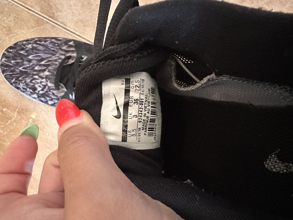 Маратонки Nike 36
