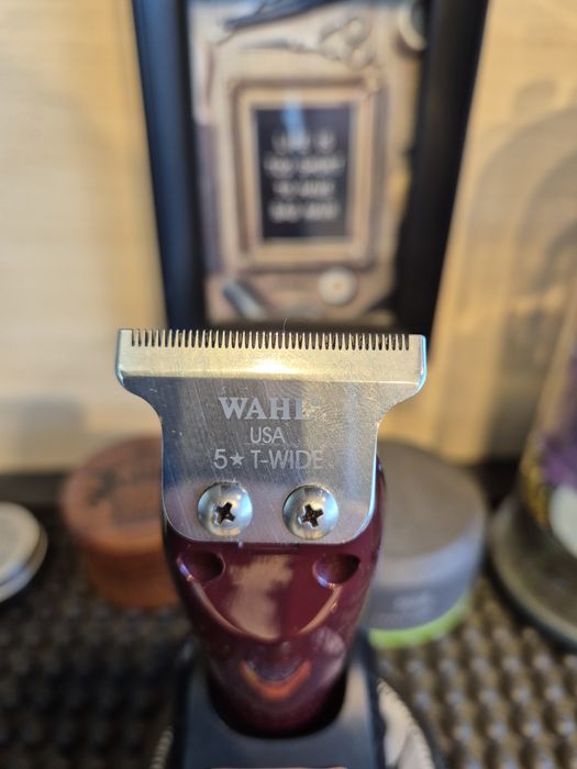 Wahl detailer cu stand de incarcare