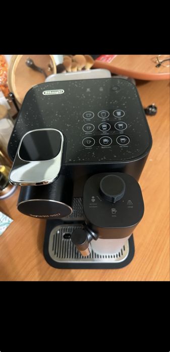 Nespresso Grand Lattissima (DeLonghi) • Stare excelentă