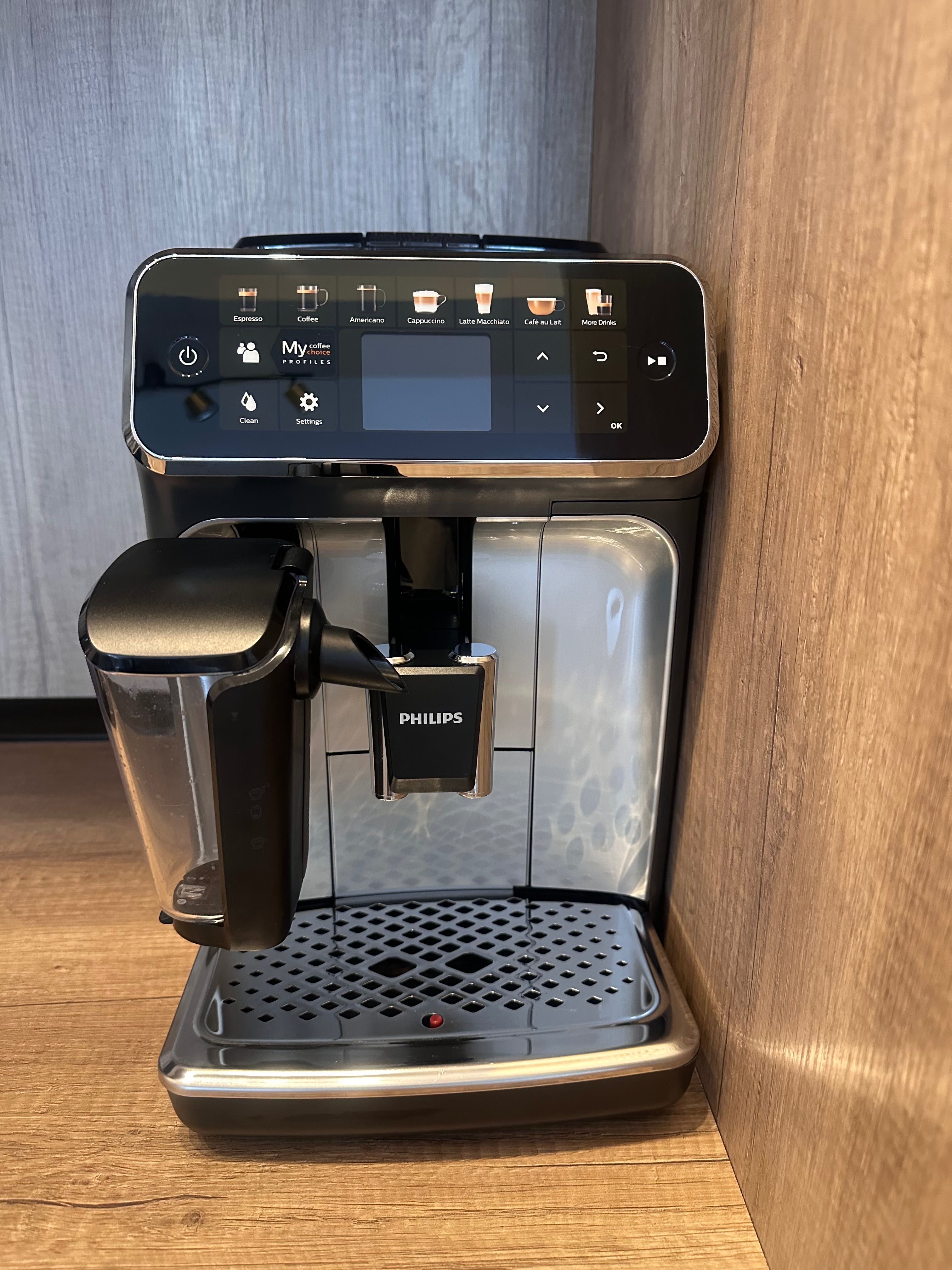 Espressor Philips LatteGo seria 5400