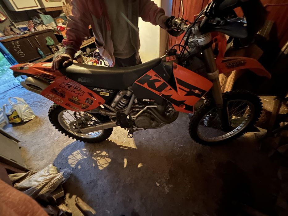 KTM 250 EXC 4T | Cu pornire la buton | Investiție recentă 500 EUR