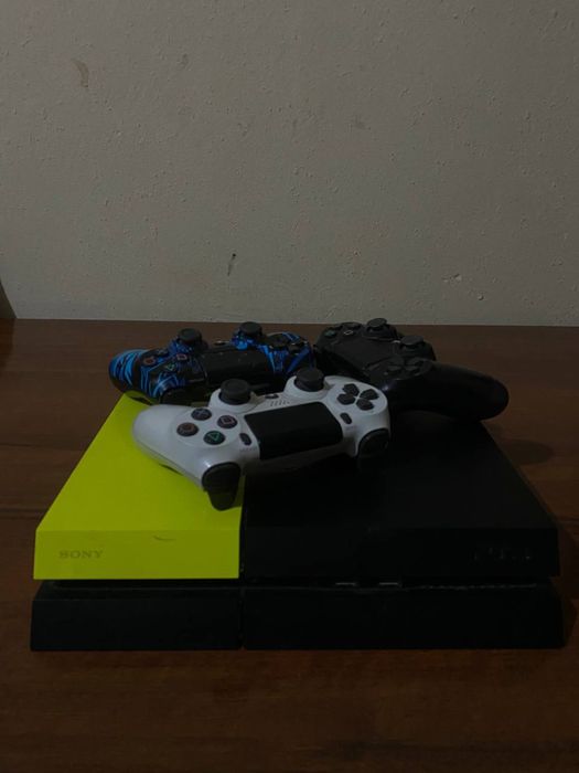 Plastation 4 sotiladi