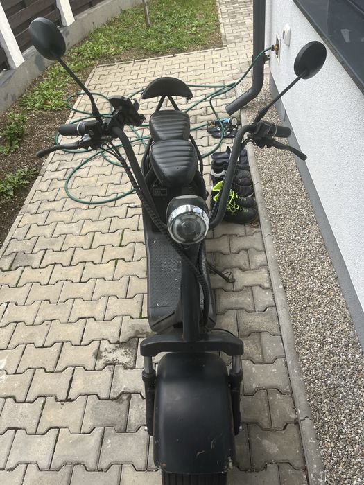 Scuter electric.