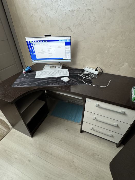 Стол под компьютер