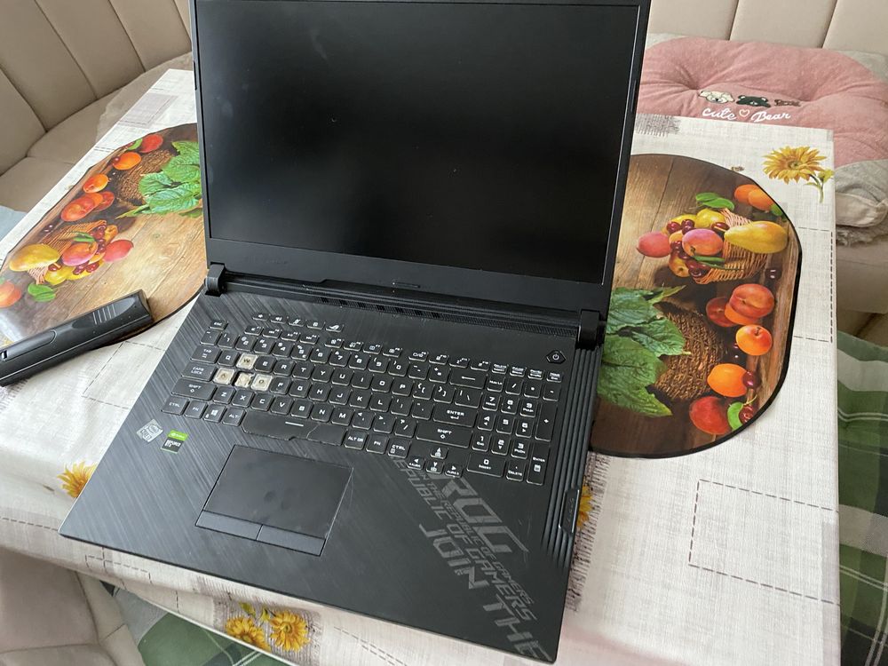 Leptop gaming Asus RogStrix g712LU/ sau schimb pe kukirin m4pro