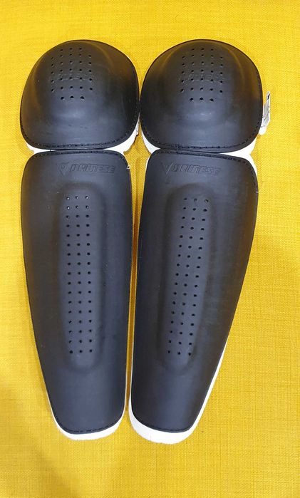 Нови Наколенки Dainese