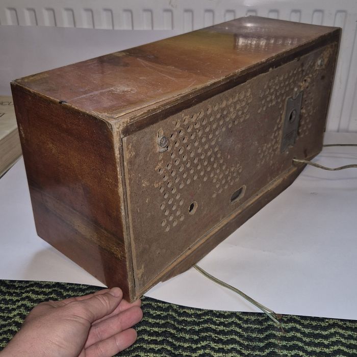 Radio vechi romanesc Carmen 3 pe lampi