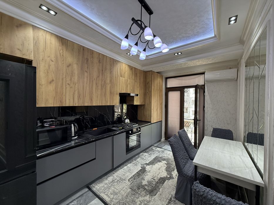 Юнусабад 2-й квартал Новостройка 4 комнатная 3 этаж, 111м2. Авторская