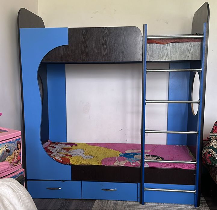 Двухярусный кравать