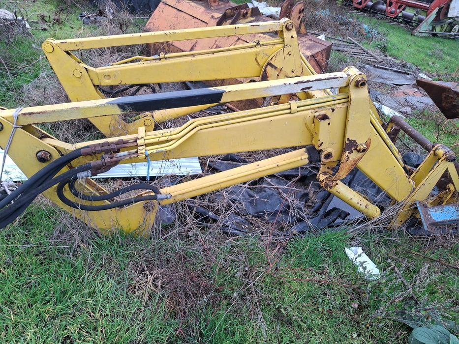 Vând încărcător profesional cu 4 cilindri