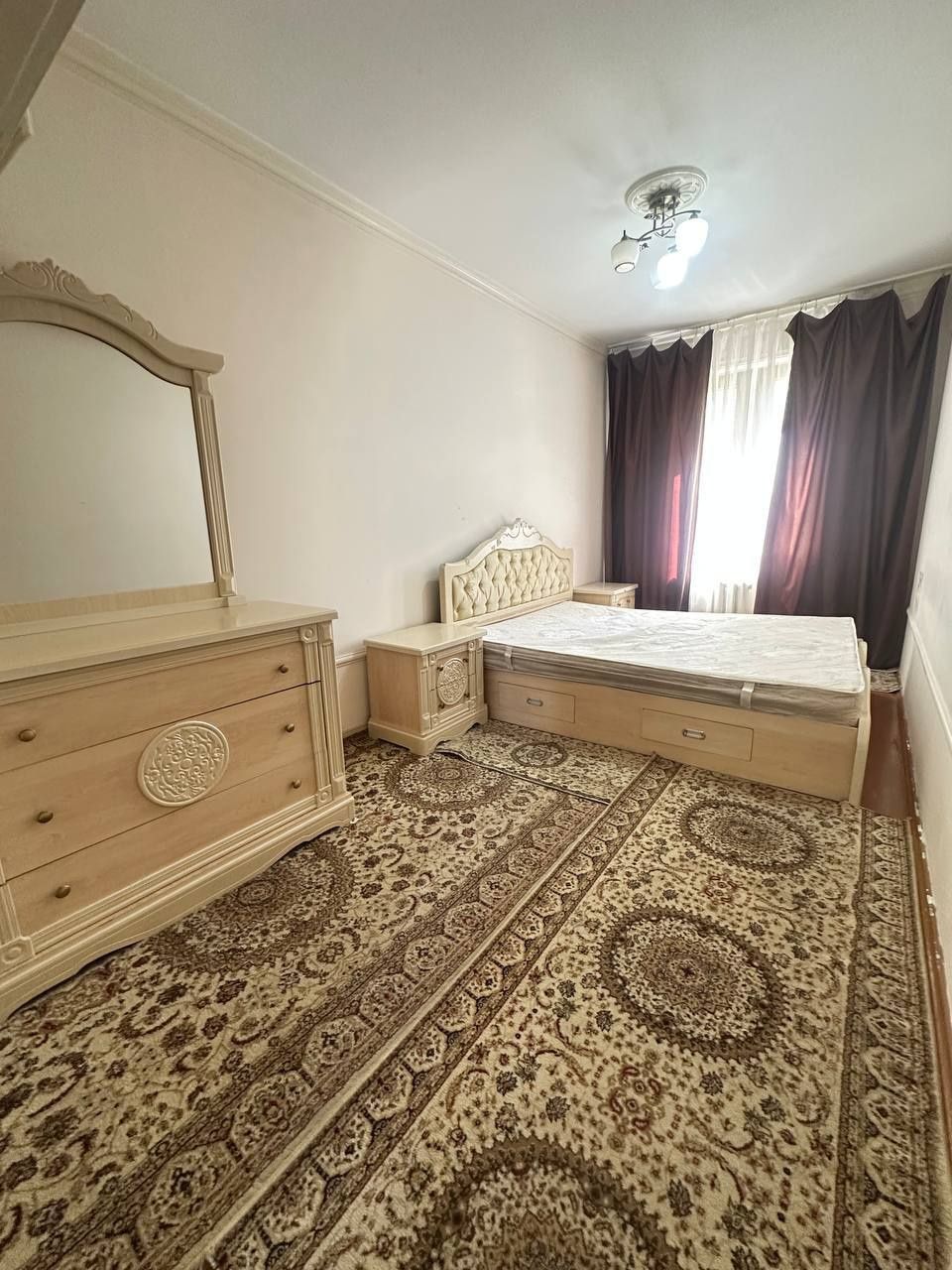 Метро Чиланзар 2/3/4. Срочно сотилади,узиммики