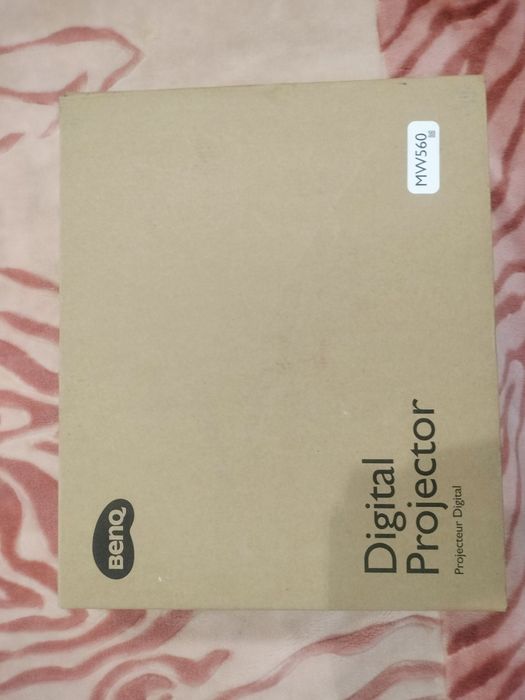 Vând Videoproiector BenQ WXGA 1280*800, NOU SIGILAT