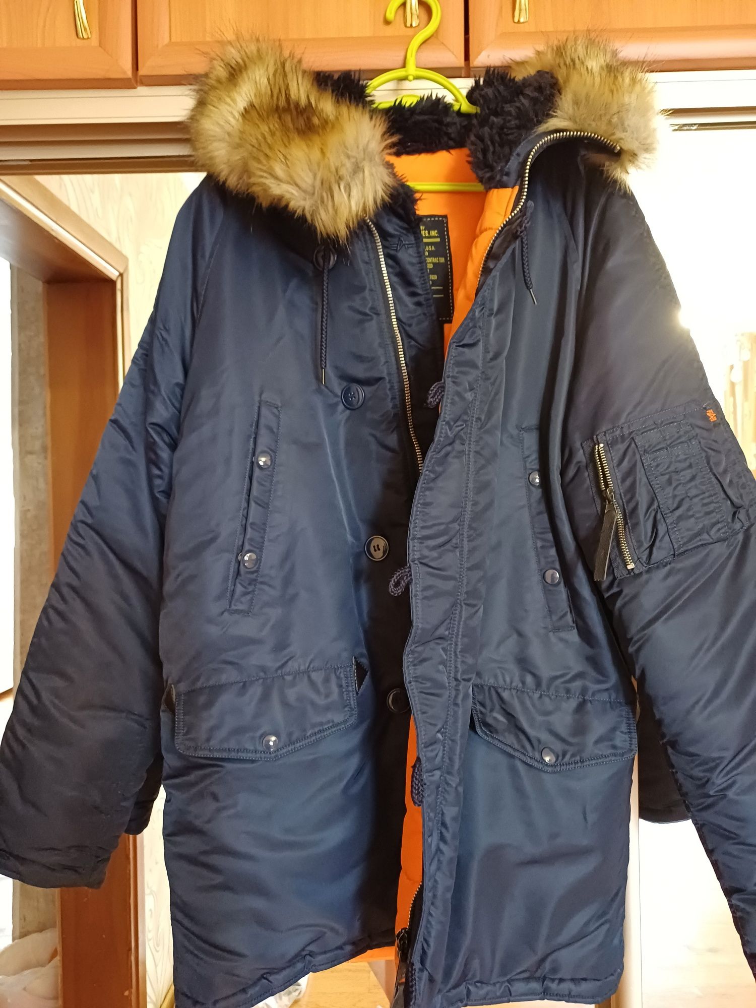 Продам натуральную, качественную  Аляску, размер  3 хl