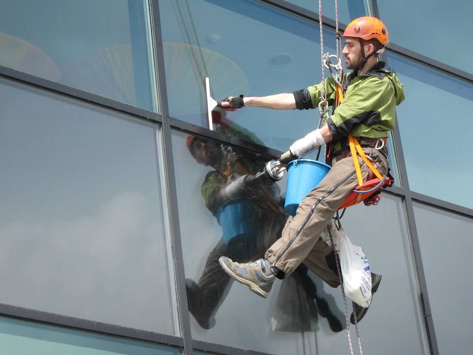 Alpinist xizmati.Высотники.Альпинисты.Утепление фасада.Швы.Козырьки.