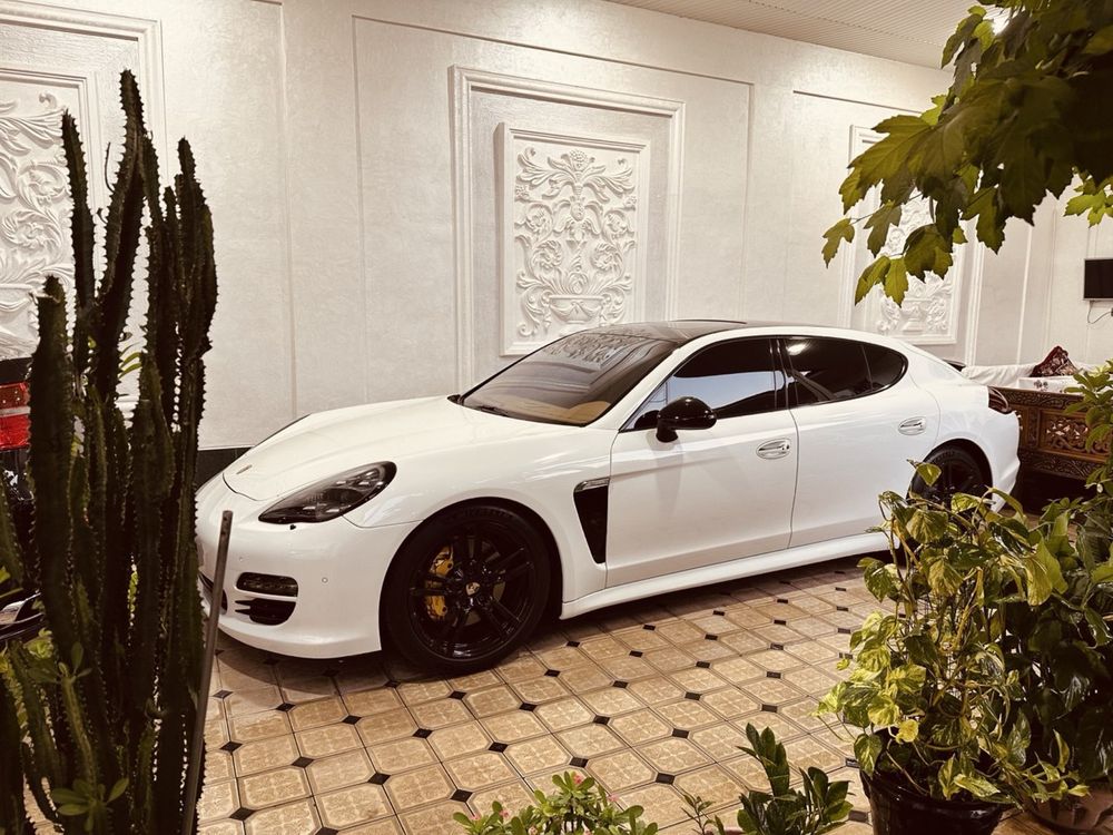 Продаётся PORSCHE panamera s4
