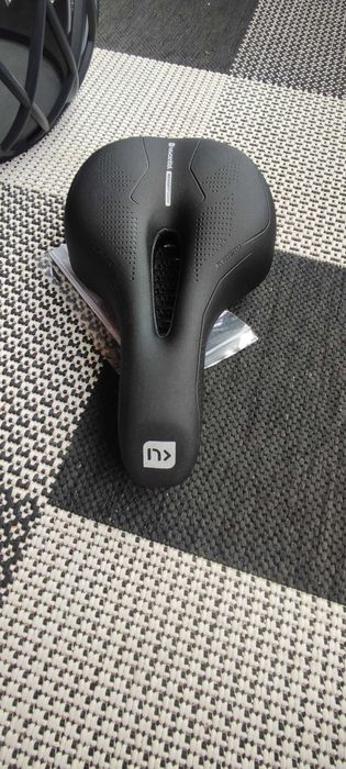 Чисто нови седалки за колело