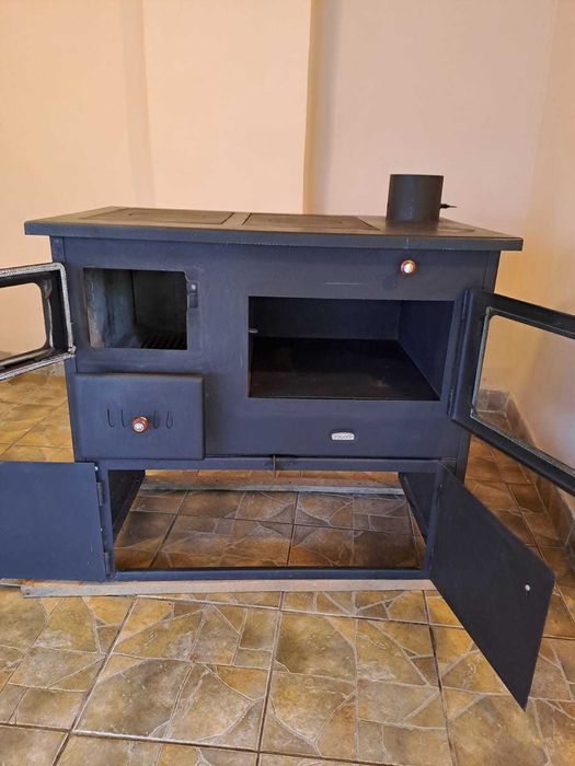 Vând sobă PRITY, model W12-1P41. Are 15 KW Pret 2000 ron .