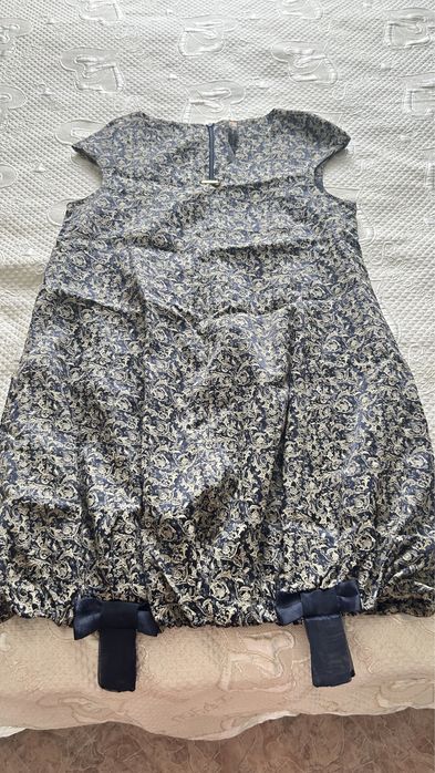 Отдам бесплатно женское платье и халат