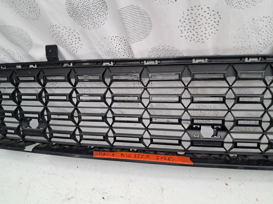 Грел   решетка Dacia Duster  DACIA BIGSTAR 2025г
