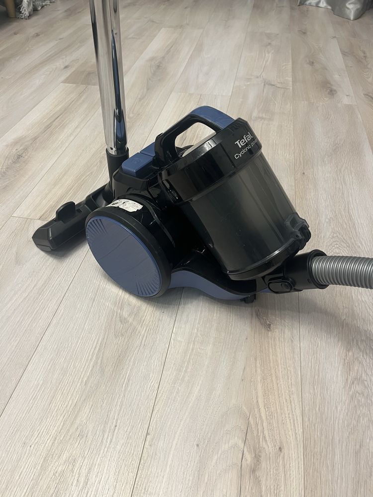 Почти новый Пылесос tefal
