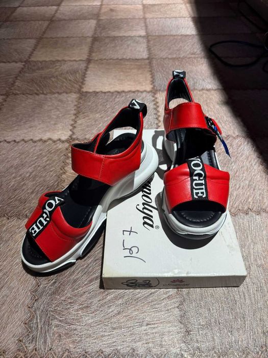 Новые босоножки 38-р