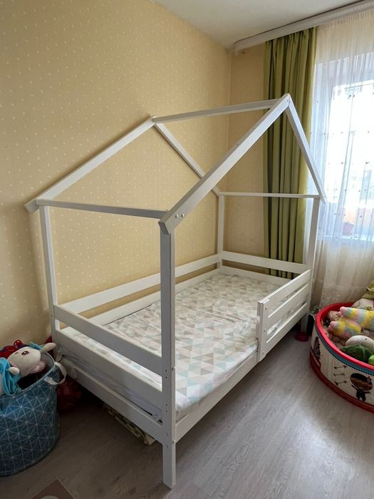 Детская кроватка домик от "Дом Кроваток"