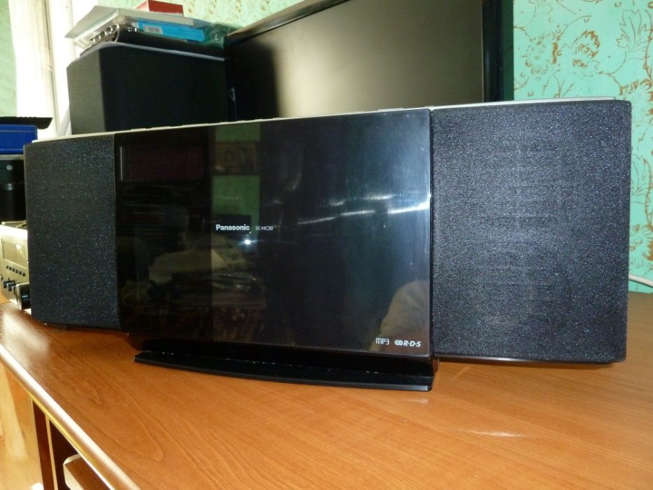 Panasonic SC-HC30 Compact Stereo System