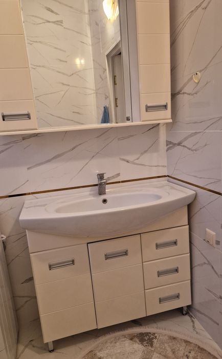 Шкаф с раковиной в ванную