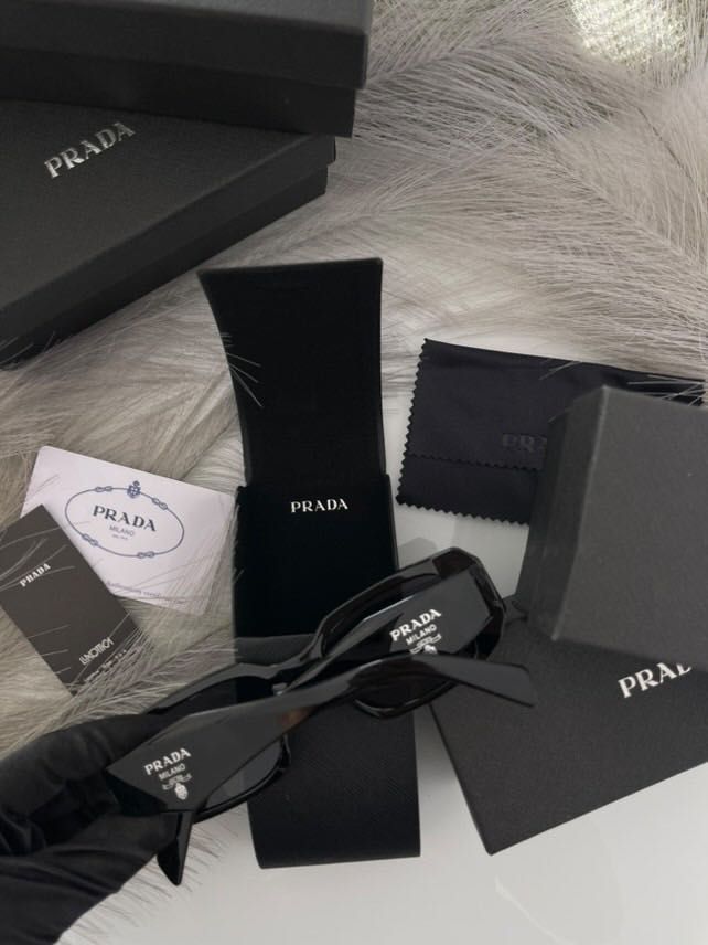 PRADA слънчеви очила с кутия и сертификат