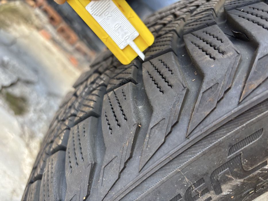Зимни Гуми с джанти Kumho 4 броя 255/45 R18 за VW