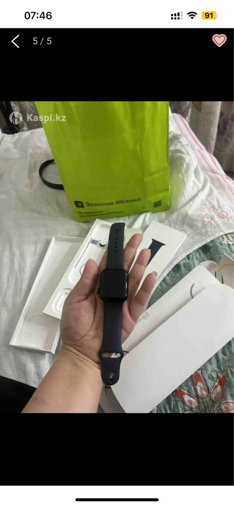 Продам Apple Watch SE