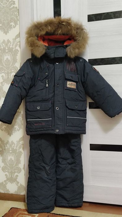 Продам зимний комбинезон (штаны с курткой)