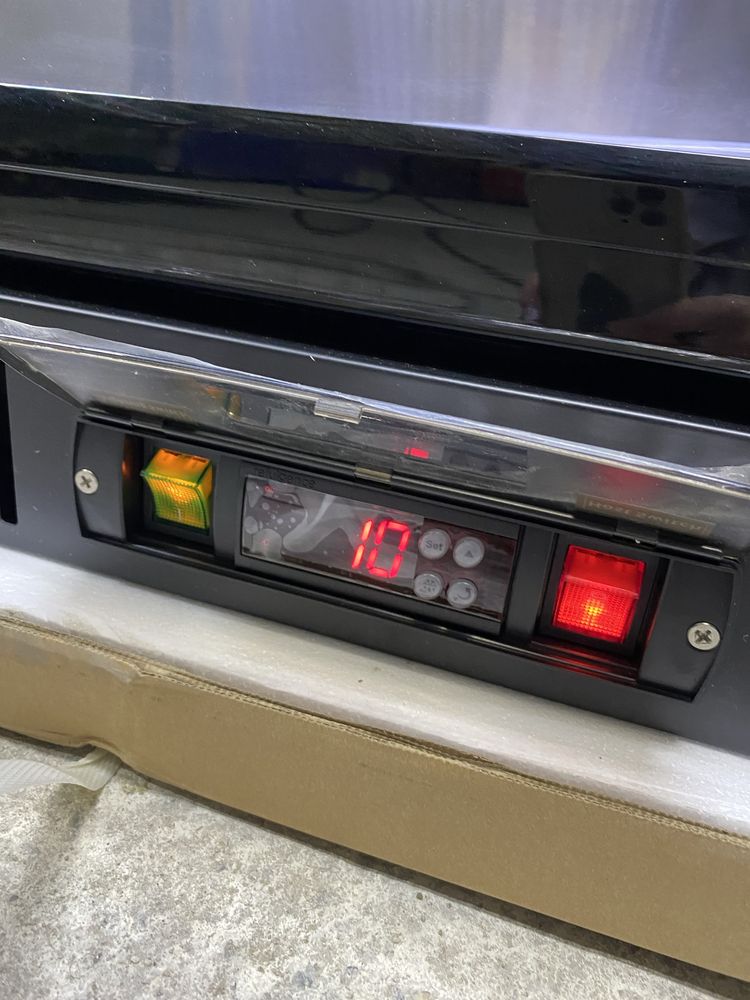 Minibar frigirific cu geam 3 usi