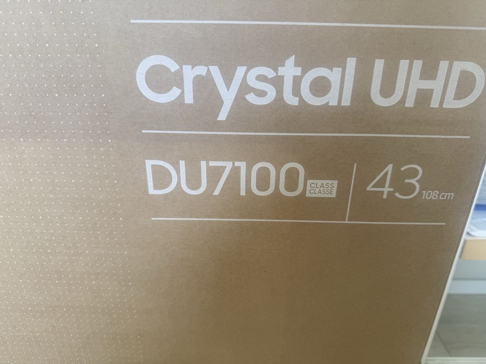 Samsung Crystal UHD DU7100 43”