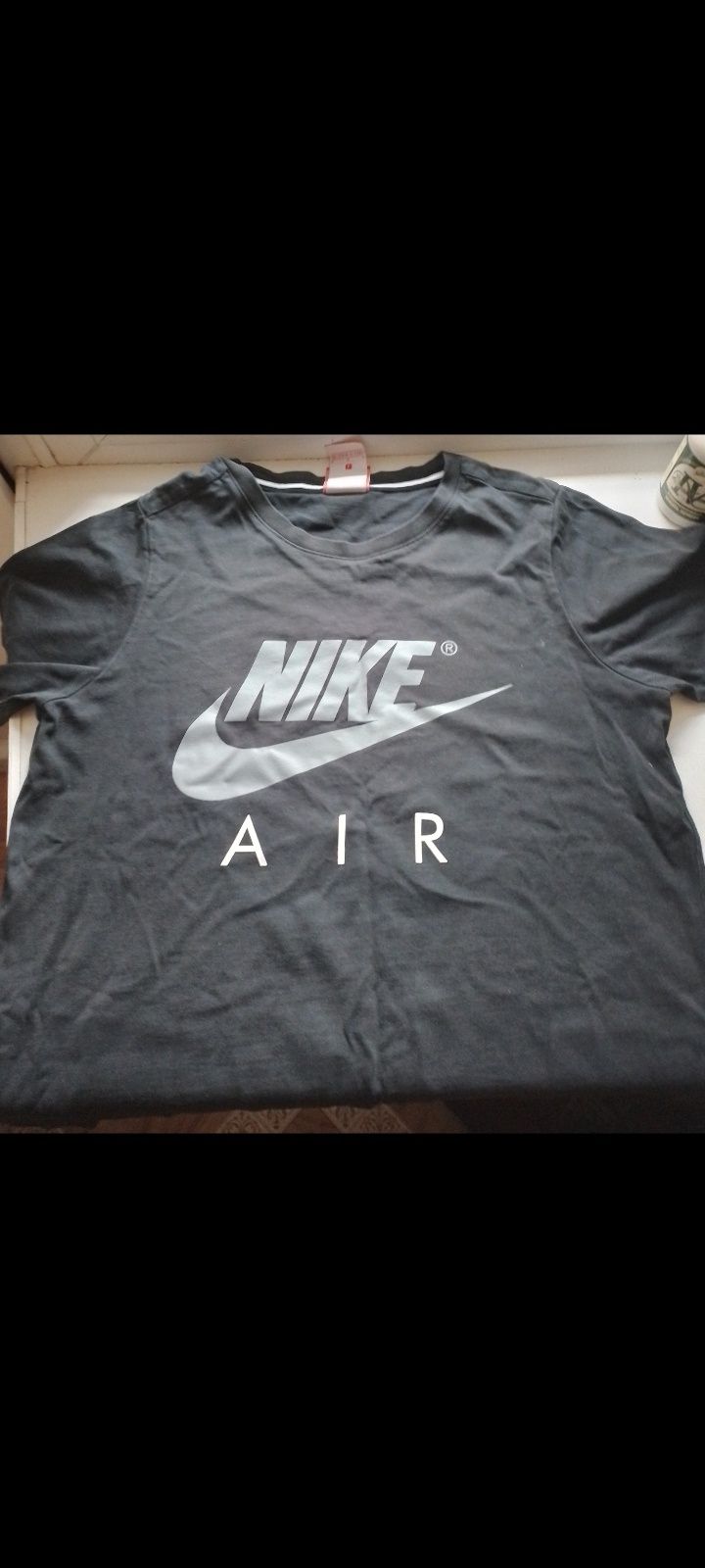 Продам спортивную футболку Nike
