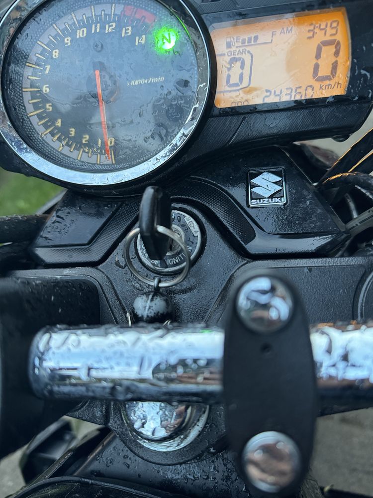 Motocicleta suzuki