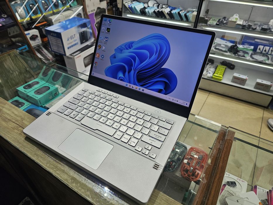 Asus ROG Zephyrus Ryzen 9 + RTX 3060