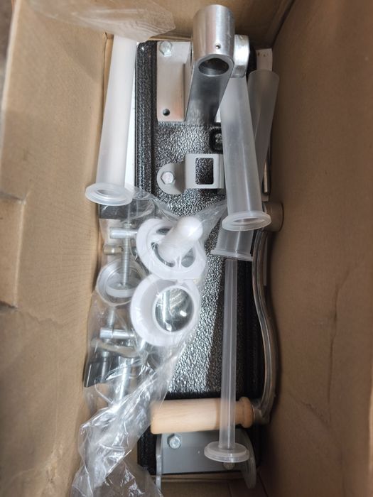 Cârnațar din inox capacitate 4 kg