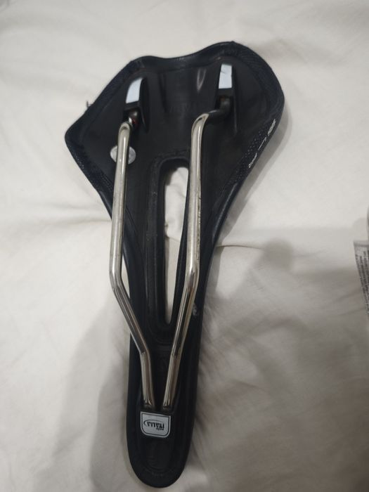 Sa bicicleta / cursiera Selle Italia