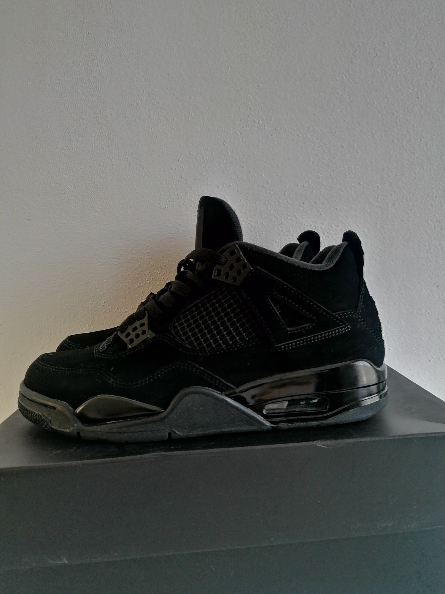 Jordan 4 black cat