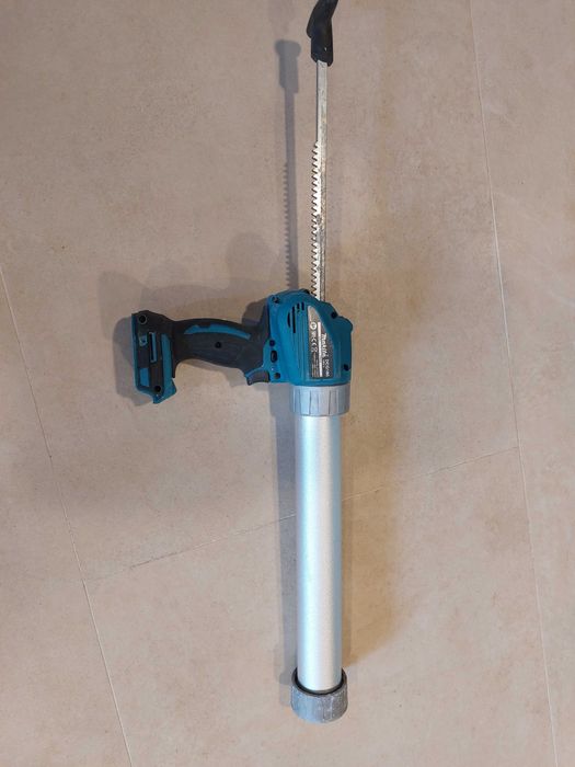 Пистолет за силикон Макита DCG180 18 v