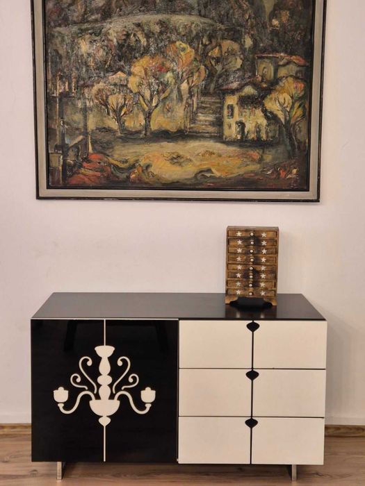 Мострени мебели от шоурум Комод Черно и бяло