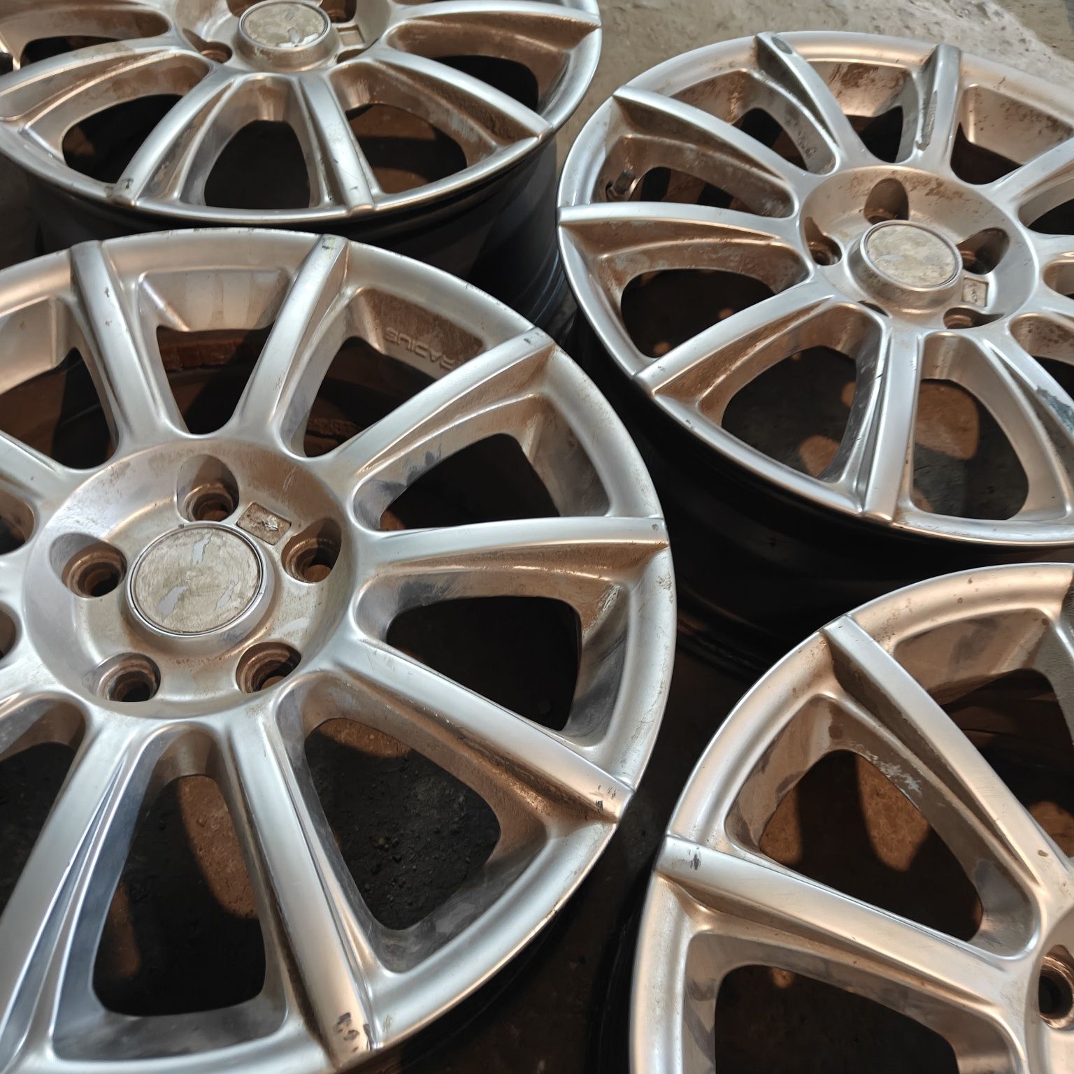 R17 PCD 5*114,3 Комплект оригинальных легкосплавных дисков