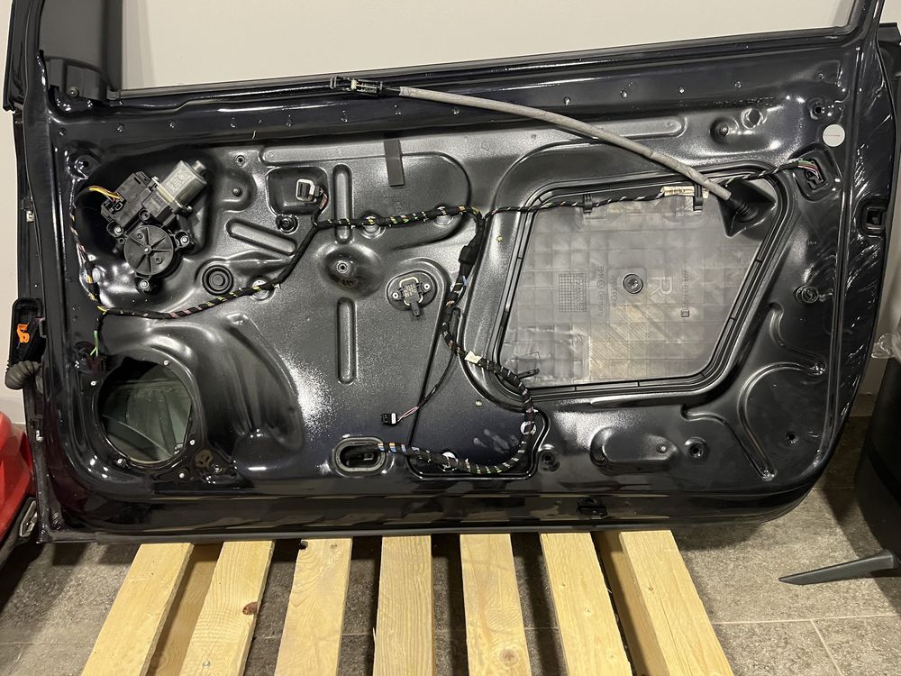 Volkswagen Polo 5 (6r) предна дясна врата Фолксваген Поло(5) 6р 2 броя