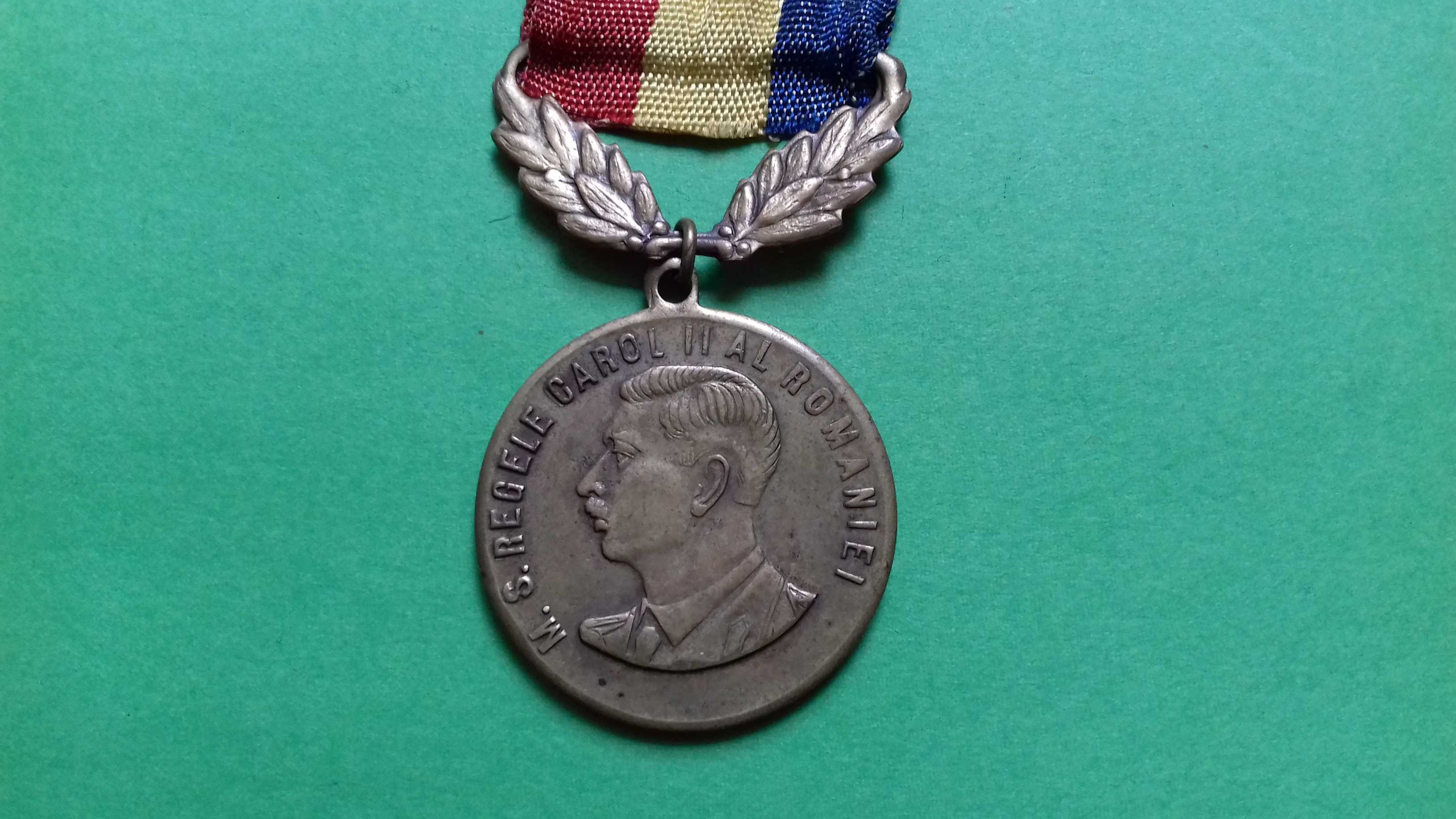 Medalie Carol II Premiul II cu lauri Mininisterul instruct