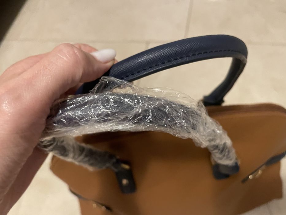 Poseta Tommy Hilfiger - noua, fara eticheta