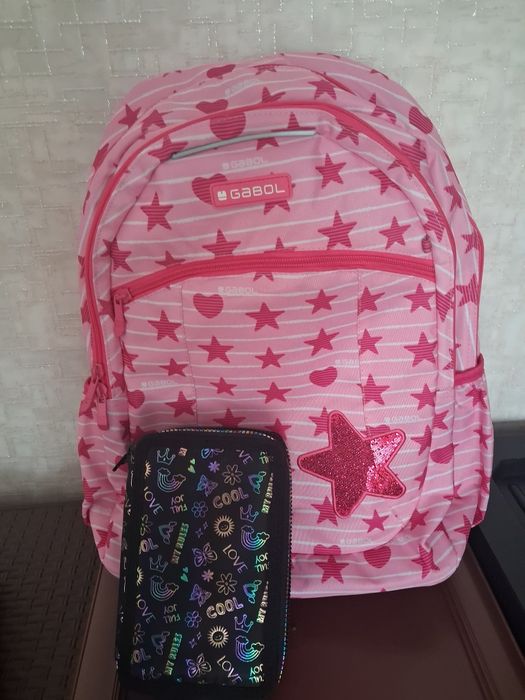 Нова ученическа раница Габол с подарък