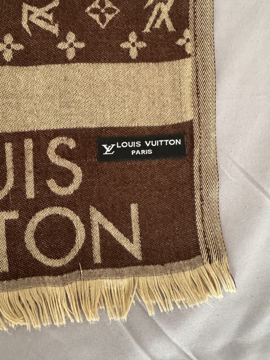 Vand esarfa Luis Vuitton